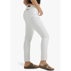 Wrangler Women's High Rise Unforgettable Skinny Jean, Bright White, 2